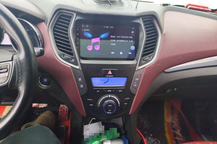 Used Hyundai Santa Fe 2013 2.0T Automatic All-Wheel Drive Prestige Version Audio And AC Panel