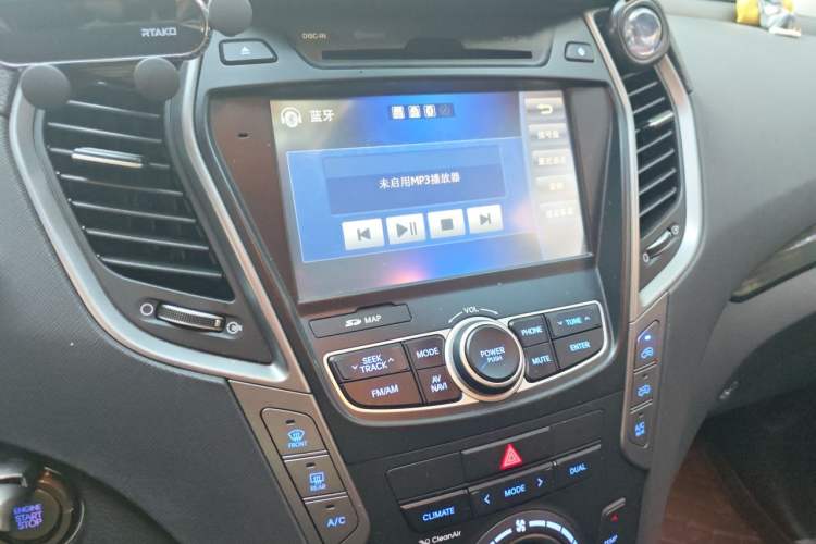 Used Hyundai Santa Fe 2013 Revised Version 2.4L Automatic All-Wheel Drive Luxury Trim Audio And AC Panel