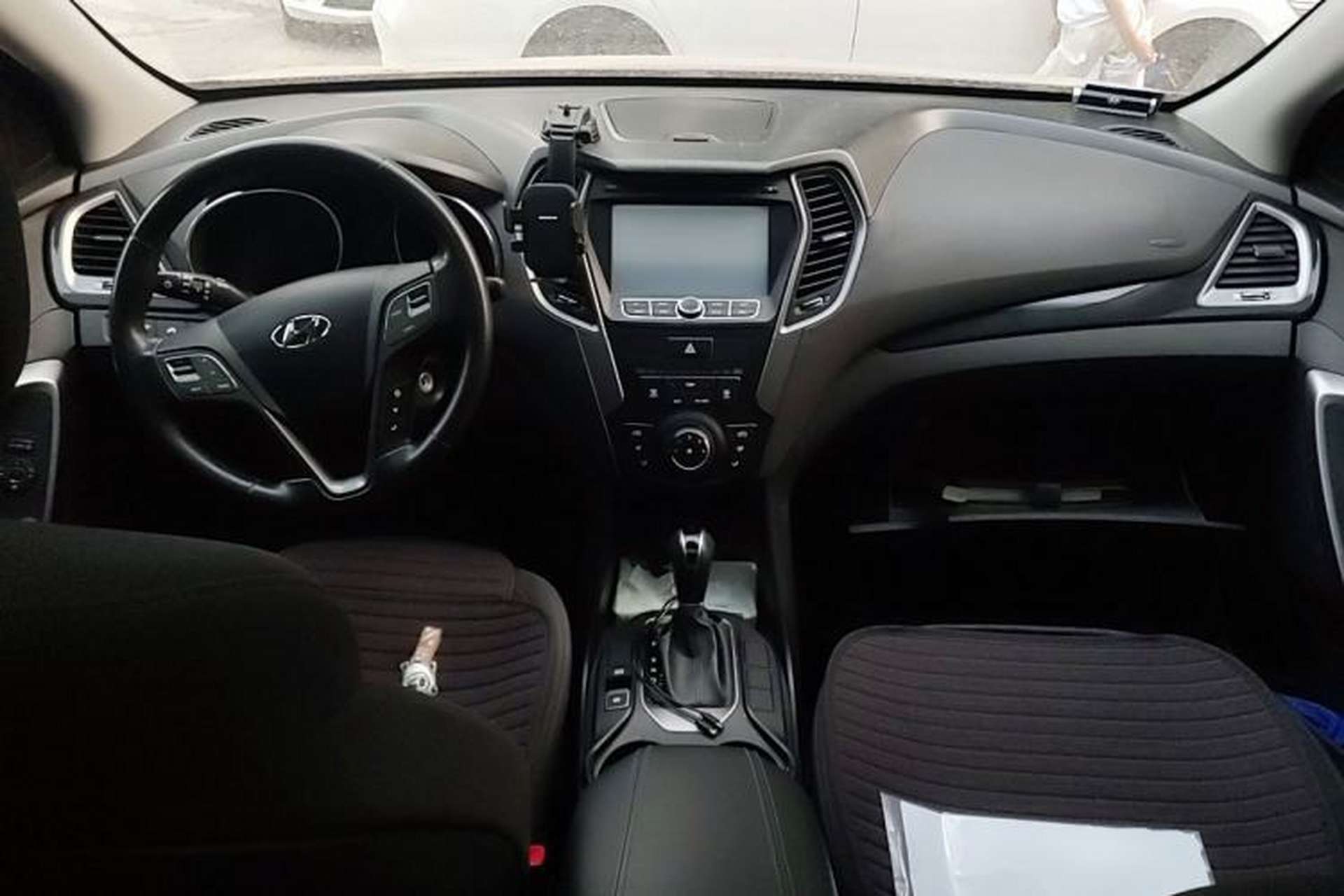 Used Hyundai Santa Fe 2013 2.4L Automatic 2WD Comfort Edition Center Console