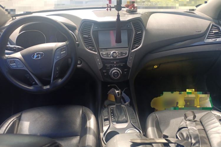 Used Hyundai Santa Fe 2013 Revised Version 2.4L Automatic All-Wheel Drive Smart Type Center Console