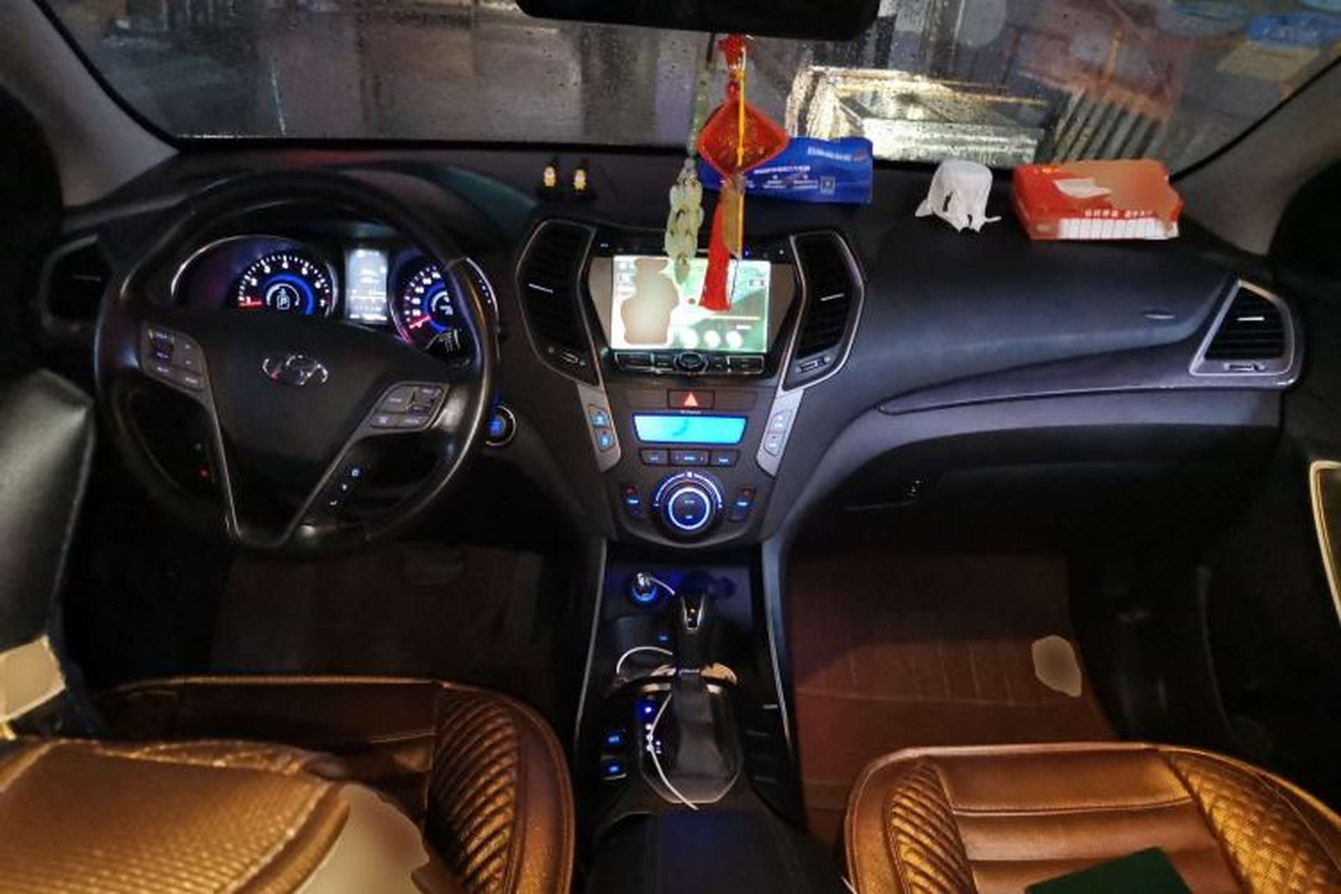 Used Hyundai Santa Fe 2013 2.4L Automatic Two-Wheel Drive Smart Version Center Console
