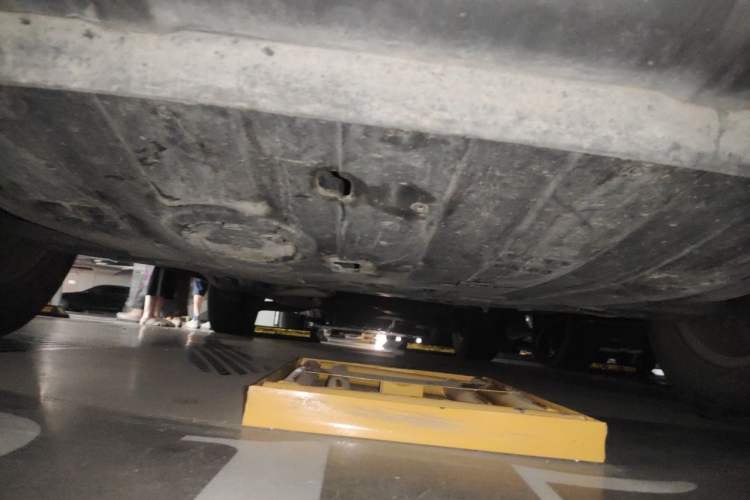 Used Hyundai Santa Fe 2013 2.4L Automatic Two-Wheel Drive Smart Version Chassis Front
