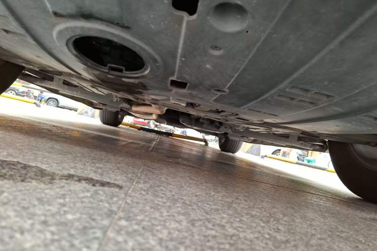 Used Hyundai Santa Fe 2013 2.4L Automatic Two-Wheel Drive Smart Version Chassis Front