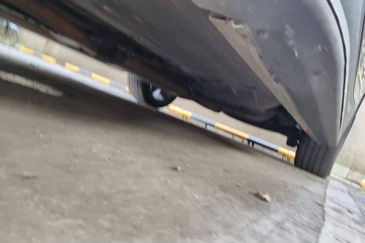 Used Hyundai Santa Fe  Chassis Front Left