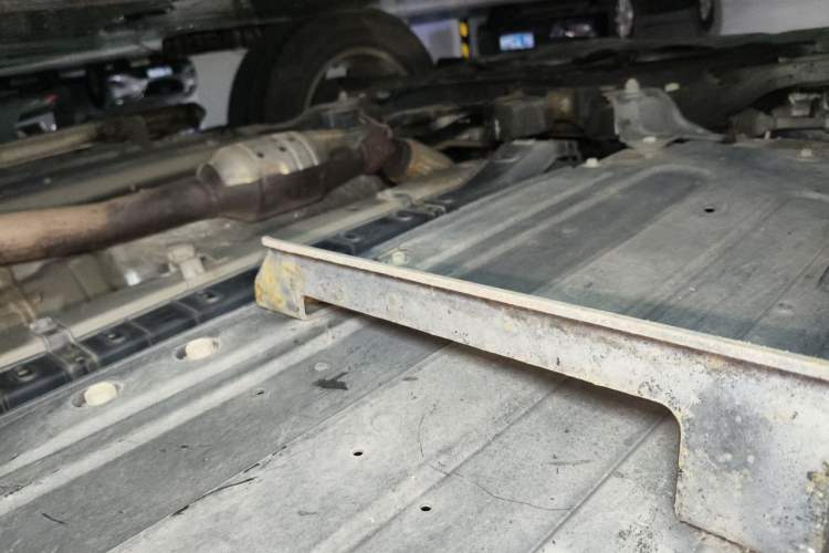 Used Hyundai Santa Fe 2013 2.4L Automatic Two-Wheel Drive Smart Version Chassis Front Left