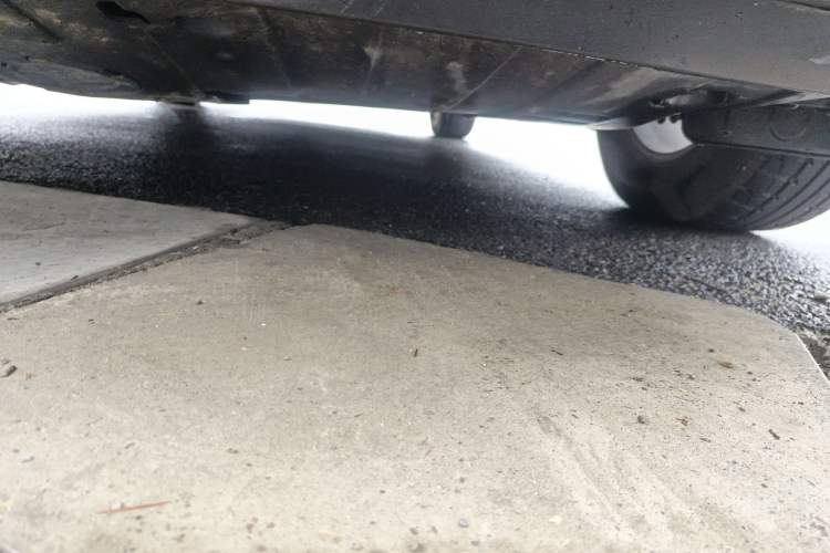 Used Hyundai Santa Fe 2013 2.4L Automatic Two-Wheel Drive Smart Version Chassis Front