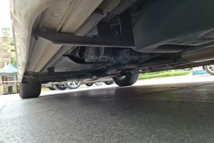 Used Hyundai Santa Fe 2013 2.4L Automatic Two-Wheel Drive Smart Version Chassis Rear Left