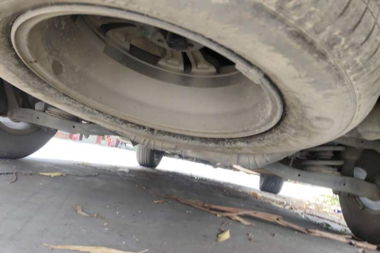 Used Hyundai Santa Fe 2013 2.4L Automatic Two-Wheel Drive Smart Version Chassis Rear