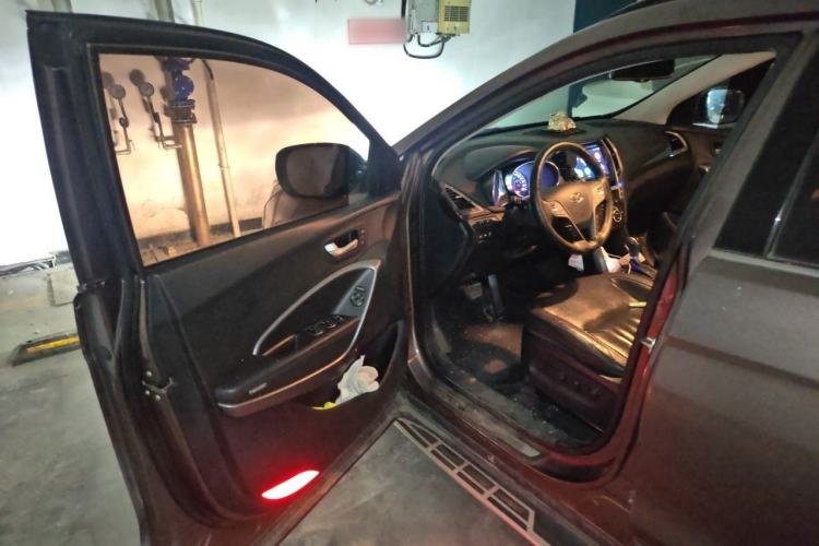 Used Hyundai Santa Fe 2013 2.0T Automatic All-Wheel Drive Top Trim Driver Seat