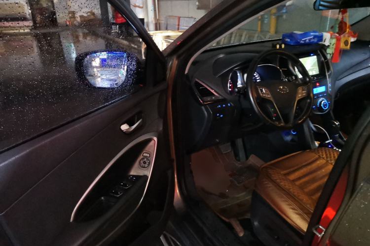 Used Hyundai Santa Fe 2013 2.4L Automatic Two-Wheel Drive Smart Version Driver Seat