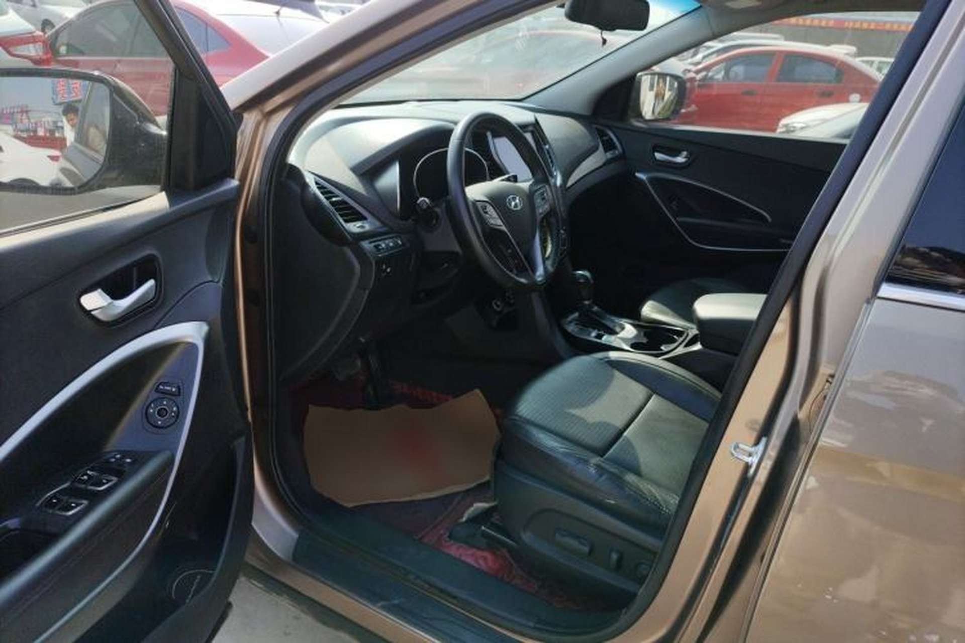 Used Hyundai Santa Fe 2013 2.4L Automatic Two-Wheel Drive Smart Version Driver Seat