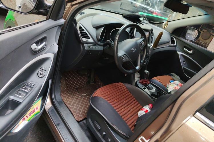 Used Hyundai Santa Fe 2013 2.4L Automatic Two-Wheel Drive Smart Version Driver Seat