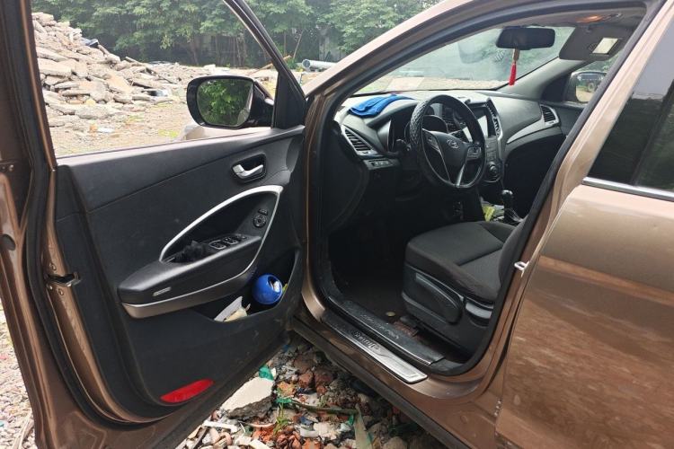 Used Hyundai Santa Fe 2013 2.4L Automatic 2WD Comfort Edition Driver Seat