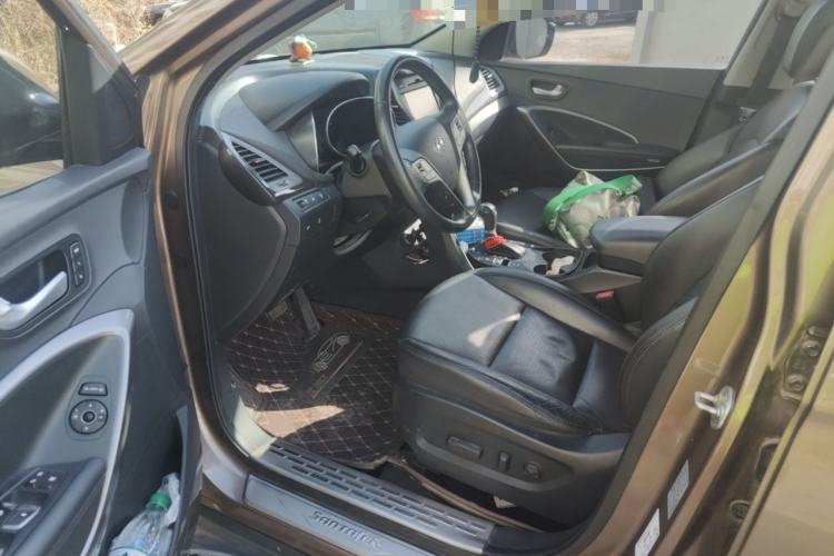 Used Hyundai Santa Fe 2013 Revised Version 2.4L Automatic All-Wheel Drive Luxury Trim Driver Seat
