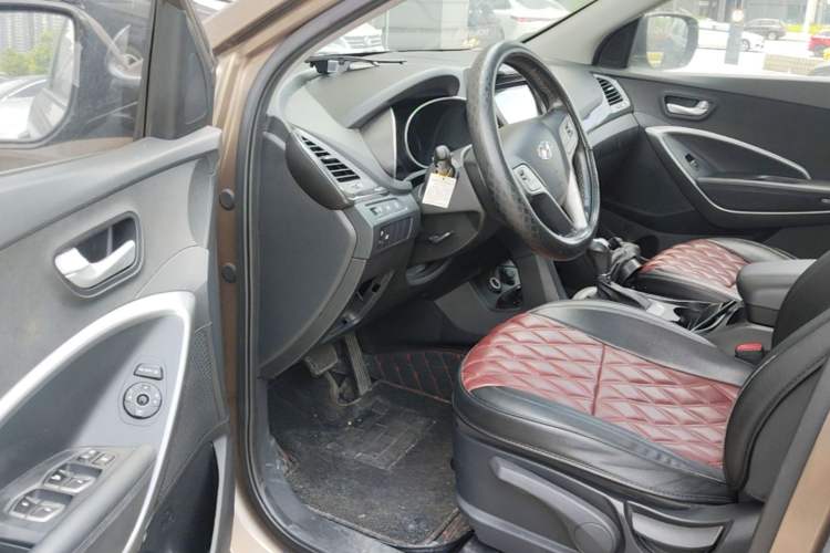 Used Hyundai Santa Fe 2013 2.4L Automatic 2WD Comfort Edition Driver Seat