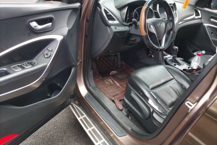 Used Hyundai Santa Fe 2013 2.4L Automatic 2WD Comfort Edition Driver Seat