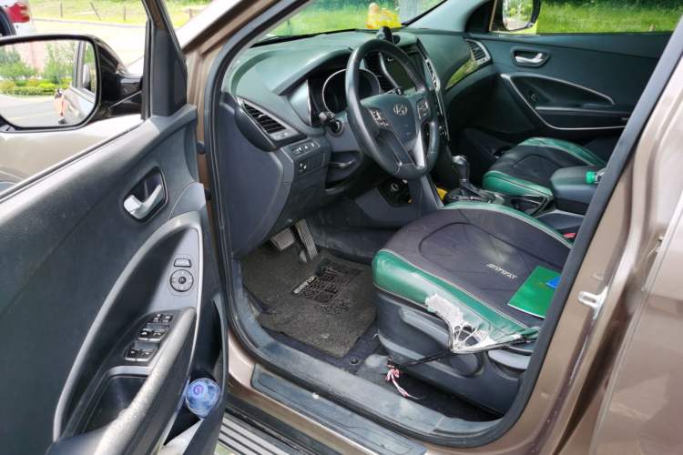 Used Hyundai Santa Fe 2013 2.4L Automatic 2WD Comfort Edition Driver Seat