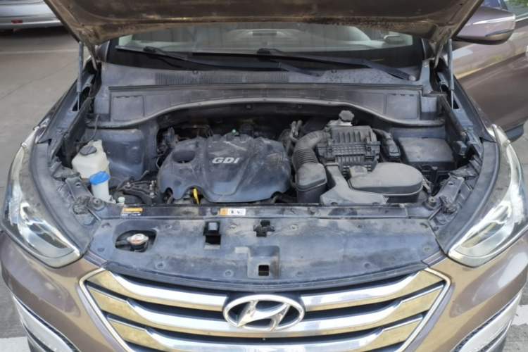 Used Hyundai Santa Fe 2013 2.4L Automatic Two-Wheel Drive Smart Version Engine Bay