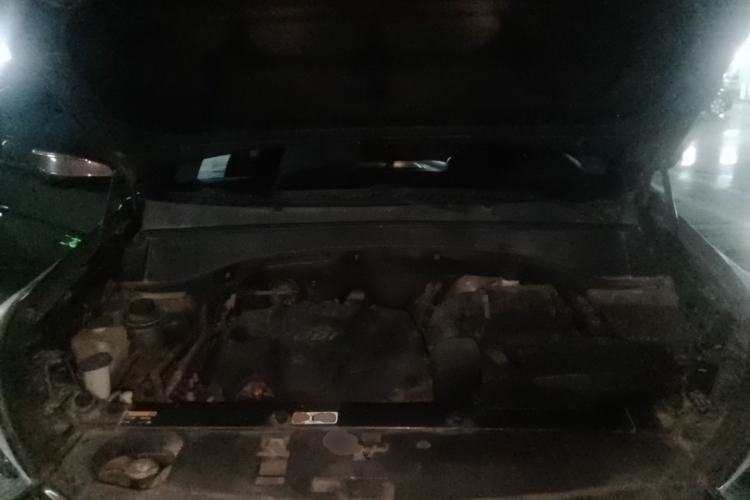 Used Hyundai Santa Fe 2013 2.4L Automatic 2WD Comfort Edition Engine Bay