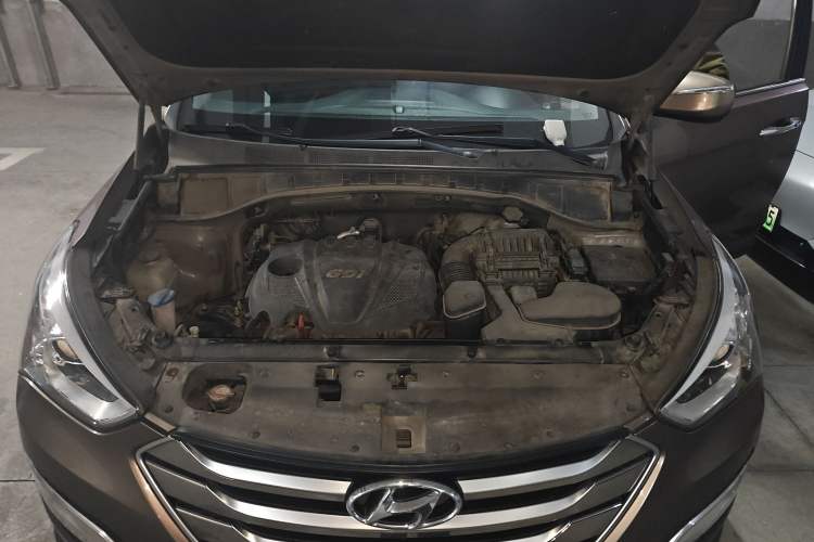 Used Hyundai Santa Fe 2013 2.4L Automatic 4x4 Prestige Edition Engine Bay