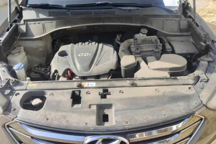 Used Hyundai Santa Fe 2013 Revised Version 2.4L Automatic All-Wheel Drive Luxury Trim Engine Bay
