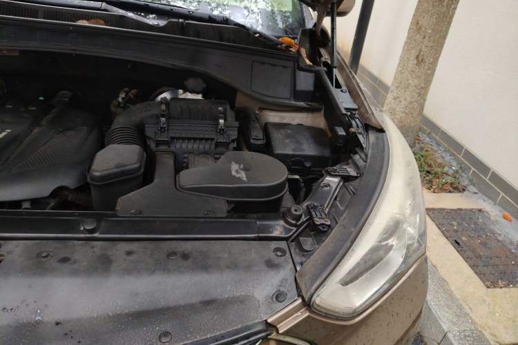 Used Hyundai Santa Fe 2013 2.4L Automatic Two-Wheel Drive Smart Version Engine Bay Left