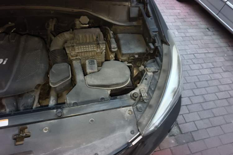 Used Hyundai Santa Fe 2013 Revised Version 2.4L Automatic All-Wheel Drive Smart Type Engine Bay Left