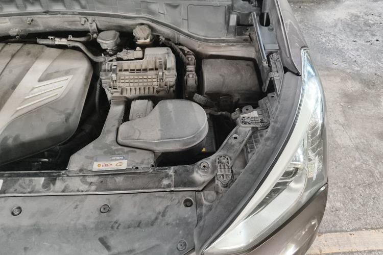 Used Hyundai Santa Fe  Engine Bay Left