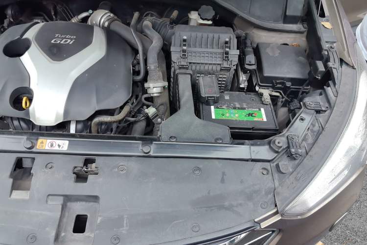 Used Hyundai Santa Fe 2013 2.0T Automatic All-Wheel Drive Prestige Version Engine Bay Left