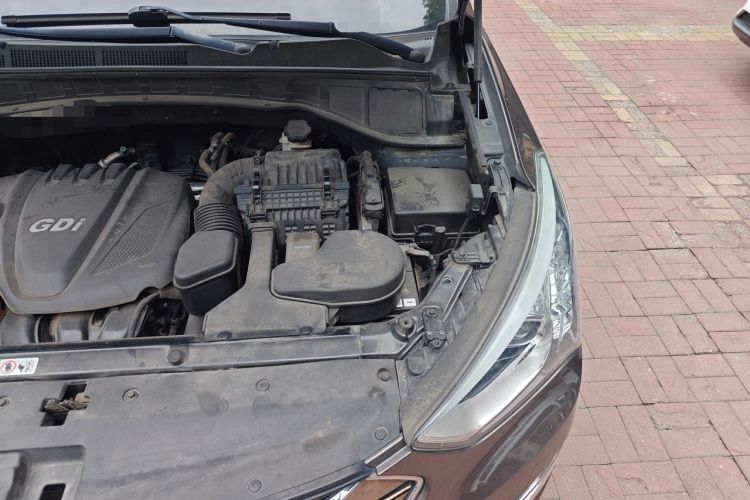 Used Hyundai Santa Fe 2013 Revised Version 2.4L Automatic All-Wheel Drive Smart Type Engine Bay Left
