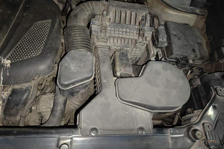 Used Hyundai Santa Fe 2013 2.4L Automatic Two-Wheel Drive Smart Version Engine Bay Left
