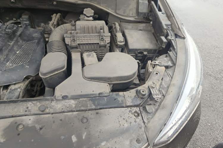 Used Hyundai Santa Fe 2013 2.4L Automatic Two-Wheel Drive Smart Version Engine Bay Left