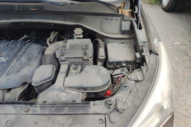 Used Hyundai Santa Fe 2013 2.4L Automatic Two-Wheel Drive Smart Version Engine Bay Left