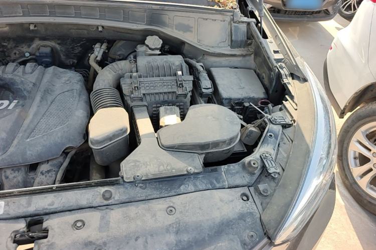 Used Hyundai Santa Fe 2013 Revised Version 2.4L Automatic All-Wheel Drive Smart Type Engine Bay Left