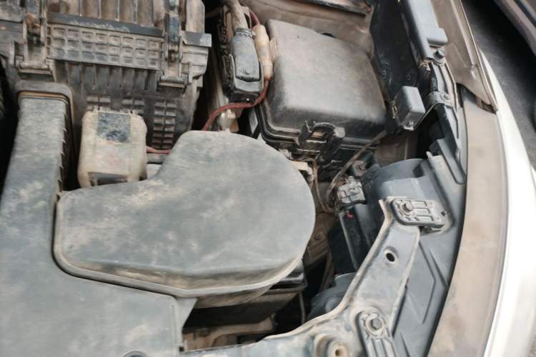 Used Hyundai Santa Fe 2013 2.4L Automatic 2WD Comfort Edition Engine Bay Left