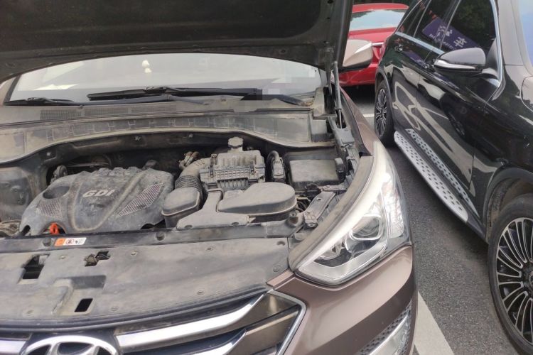 Used Hyundai Santa Fe 2013 2.4L Automatic Two-Wheel Drive Smart Version Engine Bay Left