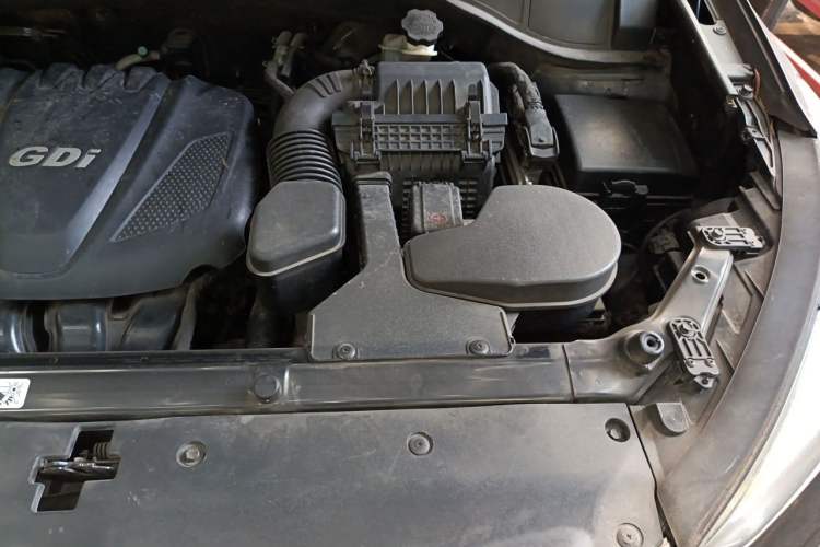 Used Hyundai Santa Fe 2013 2.4L Automatic 4x4 Prestige Edition Engine Bay Left