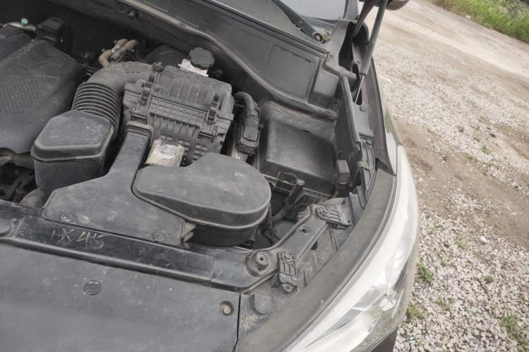 Used Hyundai Santa Fe 2013 2.4L Automatic Two-Wheel Drive Smart Version Engine Bay Left