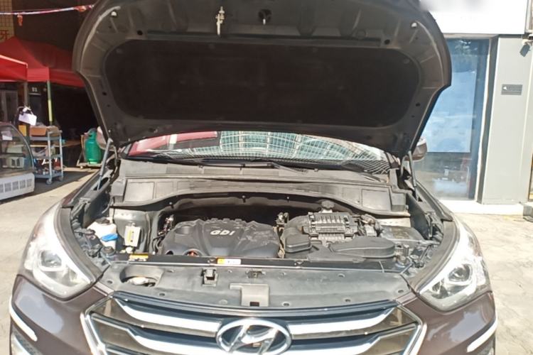 Used Hyundai Santa Fe 2013 2.4L Automatic Two-Wheel Drive Smart Version Engine Bay