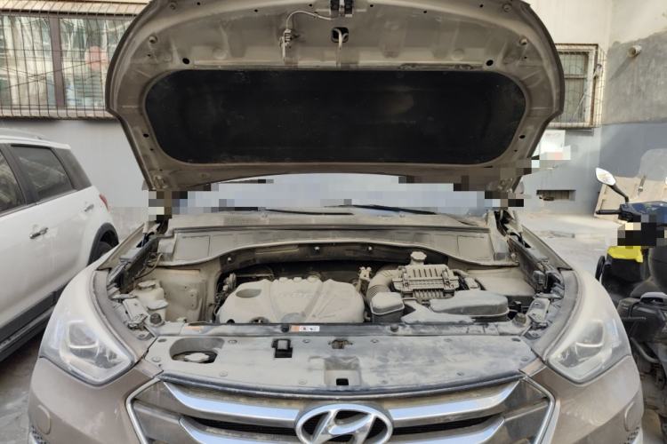 Used Hyundai Santa Fe 2013 2.4L Automatic 4x4 Prestige Edition Engine Bay