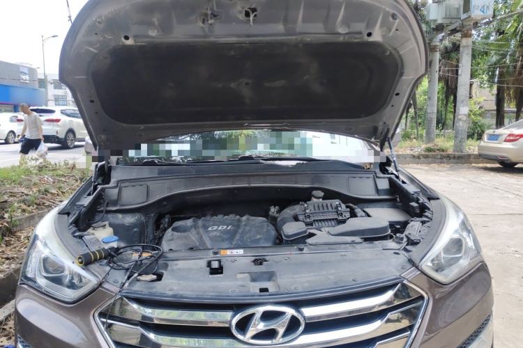 Used Hyundai Santa Fe 2013 2.4L Automatic Two-Wheel Drive Smart Version Engine Bay