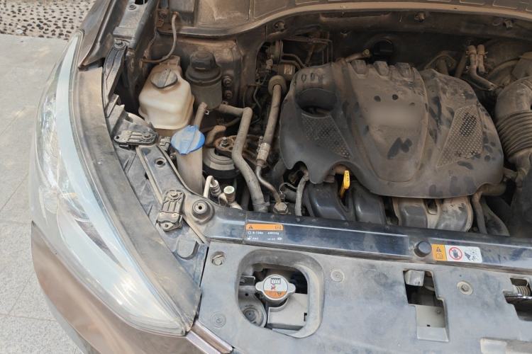 Used Hyundai Santa Fe 2013 2.0T Automatic Two-Wheel Drive Fashion Edition Engine Bay Right