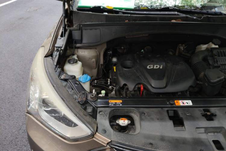 Used Hyundai Santa Fe 2013 2.4L Automatic Two-Wheel Drive Smart Version Engine Bay Right