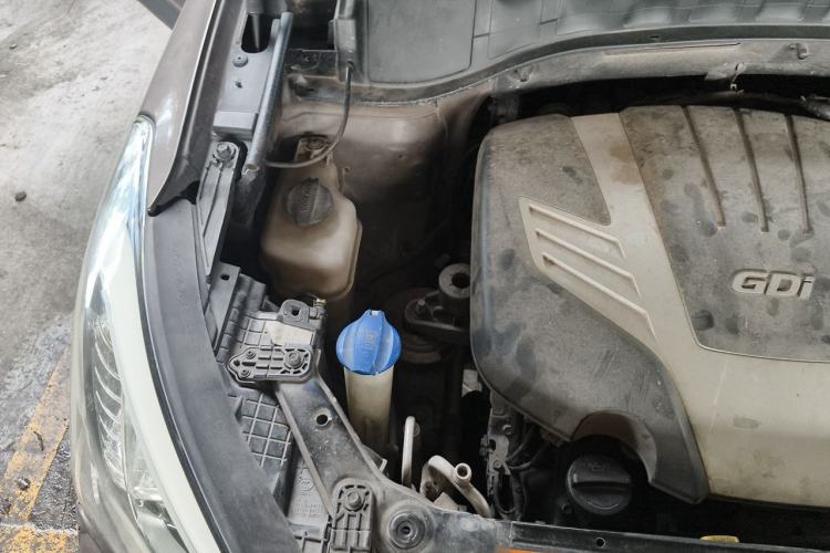 Used Hyundai Santa Fe  Engine Bay Right
