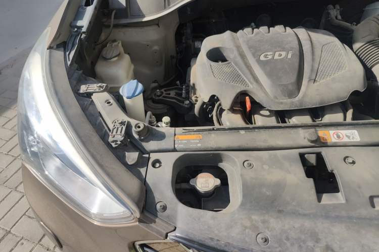 Used Hyundai Santa Fe 2013 Revised Version 2.4L Automatic All-Wheel Drive Luxury Trim Engine Bay Right