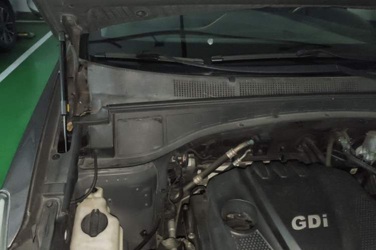 Used Hyundai Santa Fe 2013 2.4L Automatic Two-Wheel Drive Smart Version Engine Bay Right