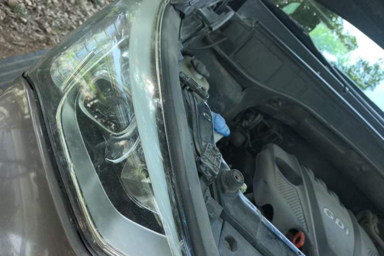 Used Hyundai Santa Fe 2013 2.4L Automatic Two-Wheel Drive Smart Version Engine Bay Right