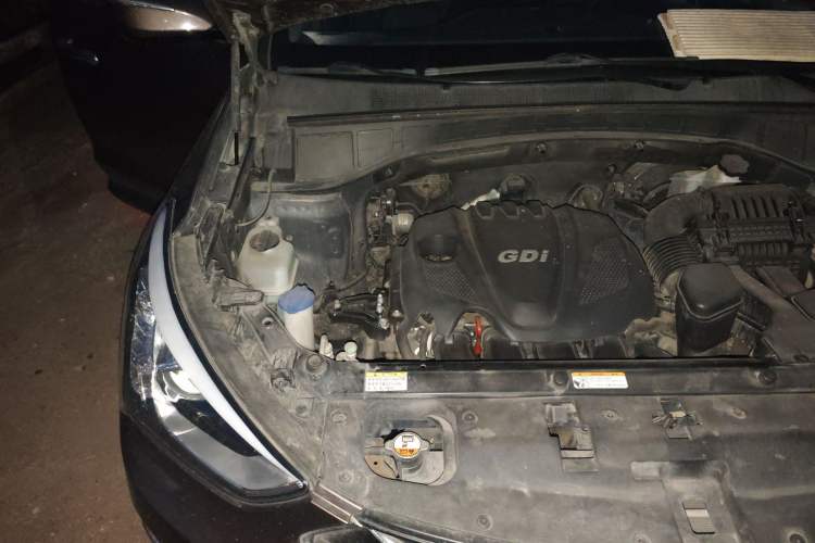 Used Hyundai Santa Fe 2013 2.4L Automatic Two-Wheel Drive Smart Version Engine Bay Right