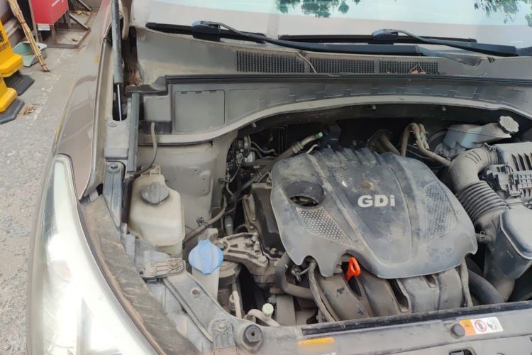 Used Hyundai Santa Fe 2013 2.4L Automatic Two-Wheel Drive Smart Version Engine Bay Right