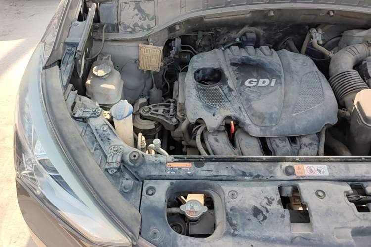 Used Hyundai Santa Fe 2013 Revised Version 2.4L Automatic All-Wheel Drive Smart Type Engine Bay Right